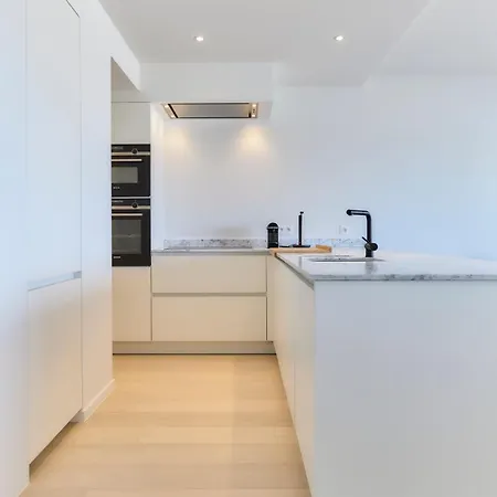 Lecomte - The Shoreline Waves 125 * Ostende